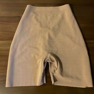NWT Skims Sheer Sculpt Low Back Shorts XS